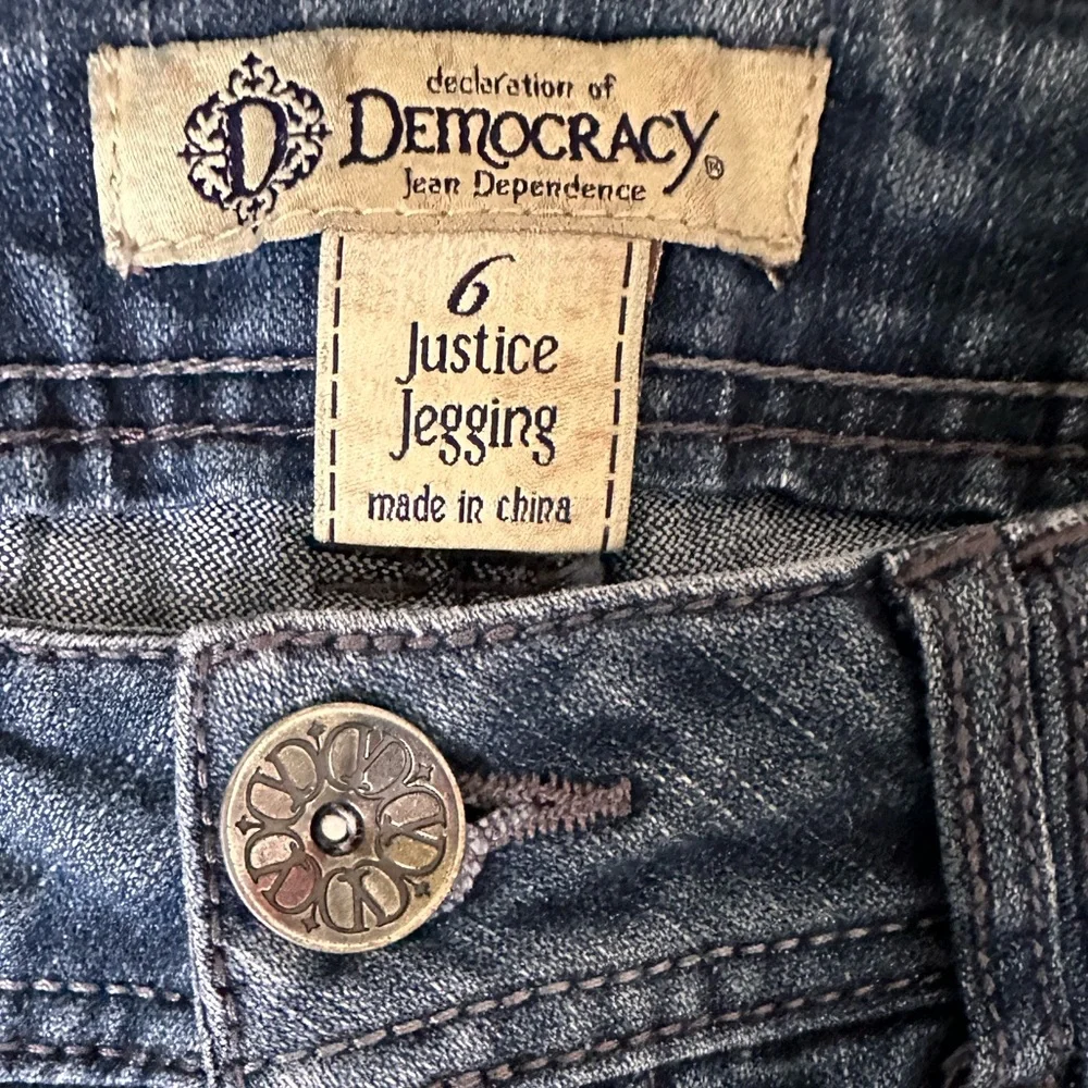 Democracy Jeans - Picture 4 of 5